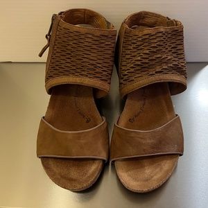 SOFFT Milan Laser Cut Leather Sandal, brown, sz 6